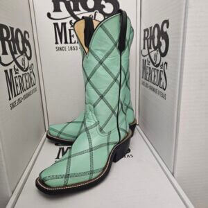 Rios of Mercedes Mint Glove with Diamond Stitching 120994